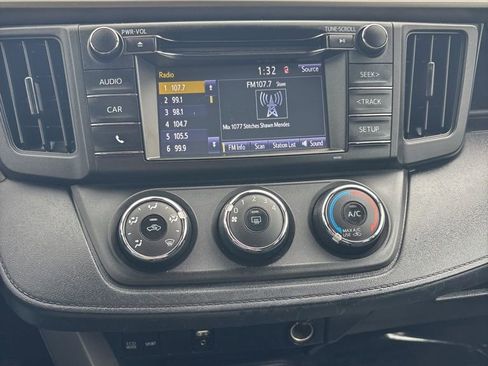 Used 2018 Toyota RAV4 LE image 62