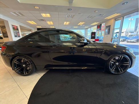 Used 2018 BMW M2 RWD image 4