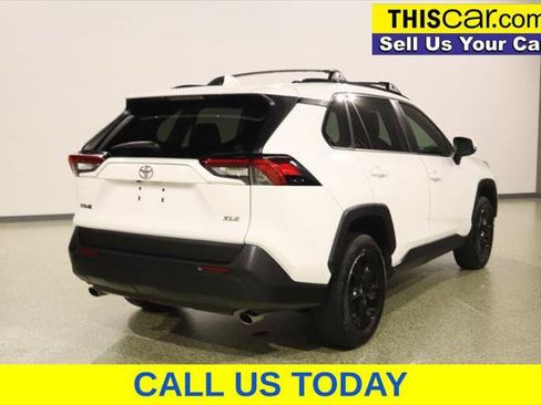 Used 2019 Toyota RAV4 XLE FWD image 8