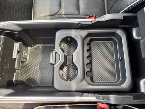 Used 2019 RAM 1500 Laramie AWD/4WD image 15