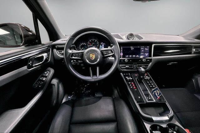 Used 2023 Porsche Macan Turbo AWD/4WD image 10