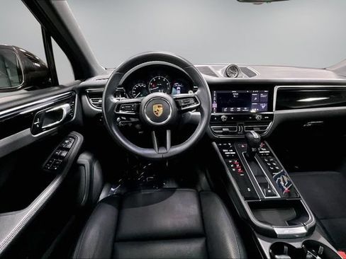 Used 2023 Porsche Macan Turbo AWD/4WD image 10