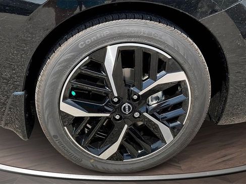 New 2025 Nissan Versa SR w/ Trunk Package image 11