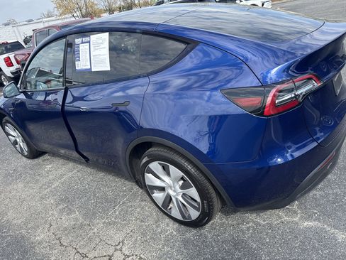 Used 2024 Tesla Model Y Long Range image 8