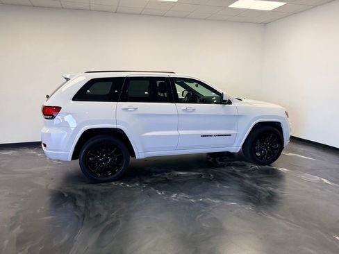 Used 2021 Jeep Grand Cherokee Laredo X AWD/4WD image 9