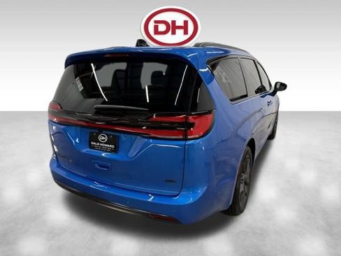 New 2026 Chrysler Pacifica Select w/ S Appearance Package image 12