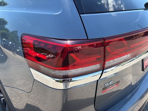 Used 2024 Volkswagen Atlas SE AWD/4WD image 12