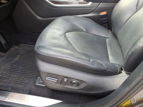Certified 2021 Toyota Highlander Limited image 17