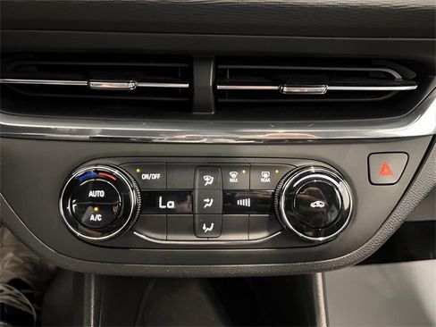 Used 2025 Buick Envista Preferred image 22