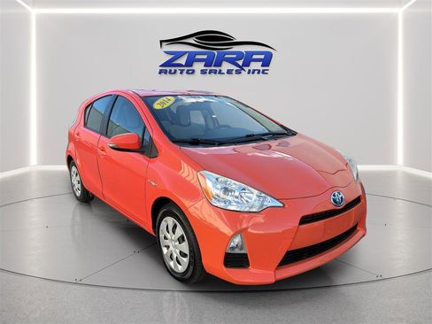 Used 2014 Toyota Prius C One image 9