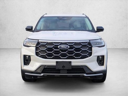 New 2026 Ford Explorer Platinum w/ LUX Leather Package image 5