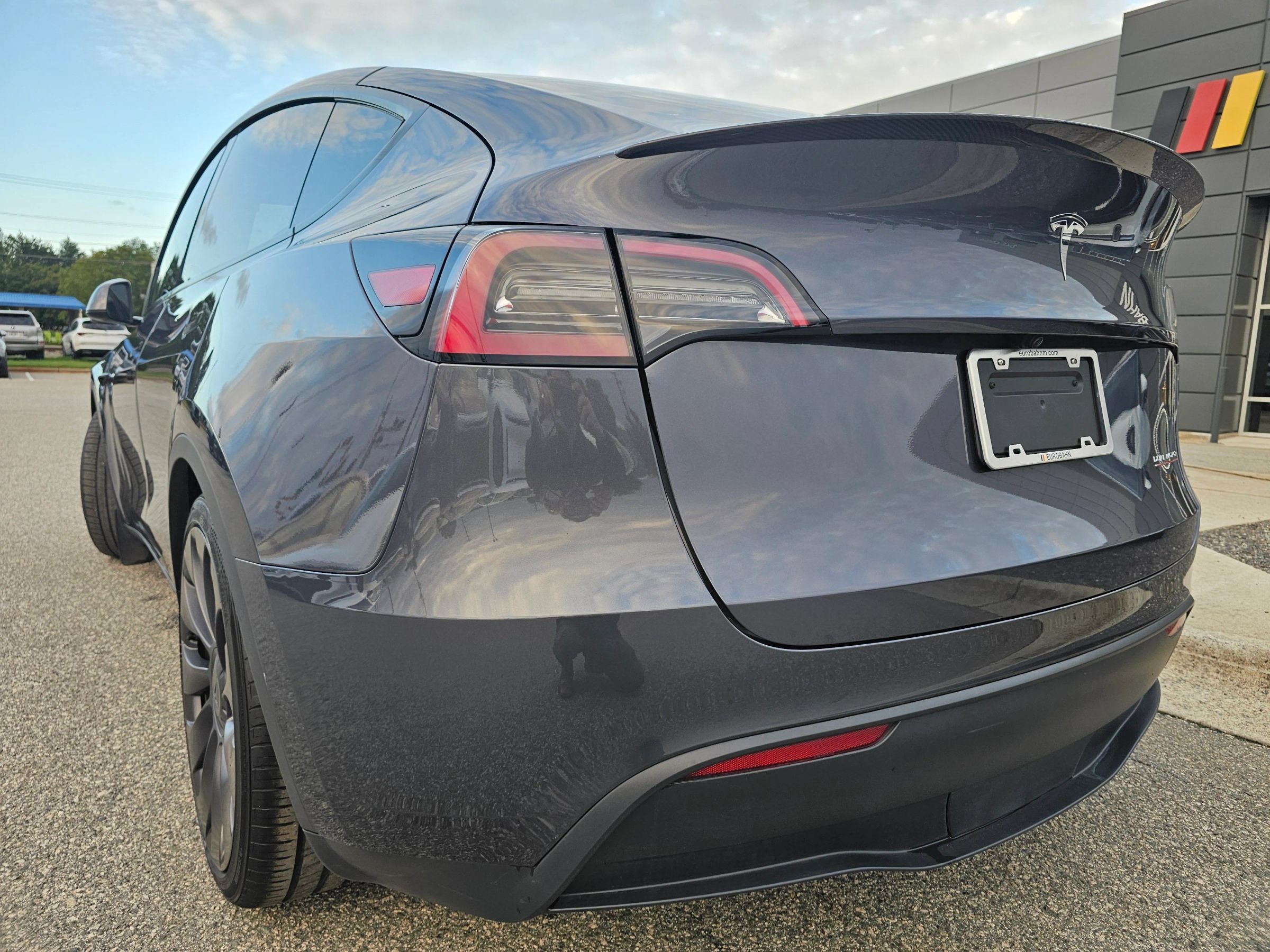 Used 2023 Tesla Model Y Performance AWD/4WD image 3
