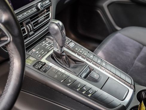Used 2020 Porsche Macan AWD/4WD image 25