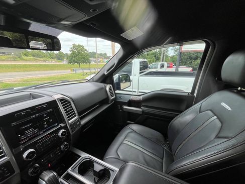 Used 2015 Ford F150 Platinum w/ Equipment Group 701A Luxury AWD/4WD image 31