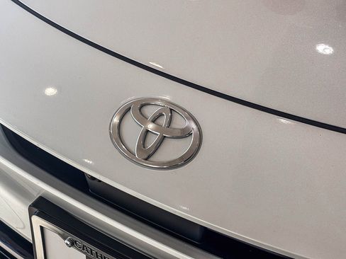 New 2026 Toyota Prius Limited FWD image 10