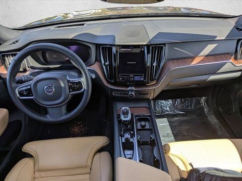 Used 2023 Volvo XC60 B5 Ultimate image 11