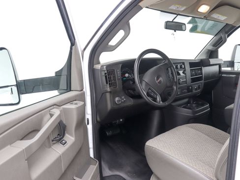 Used 2022 GMC Savana 3500 w/ Power Convenience Package RWD image 17