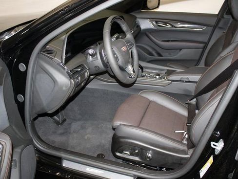 Used 2025 Cadillac CT5 V w/ Technology Package AWD/4WD image 7