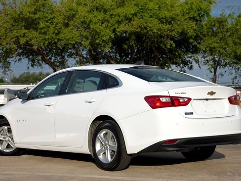 Used 2020 Chevrolet Malibu LS w/ Driver Confidence Package II FWD image 4