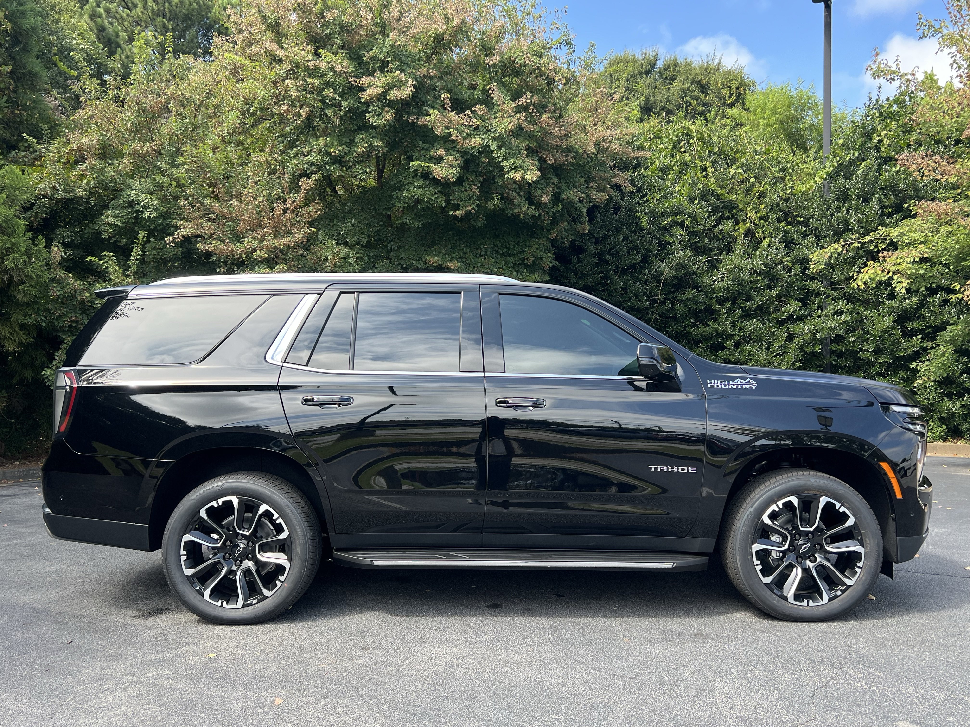 New 2026 Chevrolet Tahoe High Country w/ Sun And Tow Package AWD/4WD image 10