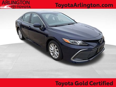 Used 2022 Toyota Camry LE image 1