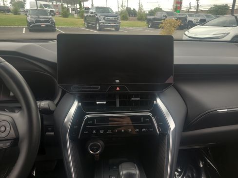 Certified 2023 Toyota Venza Limited AWD/4WD image 19
