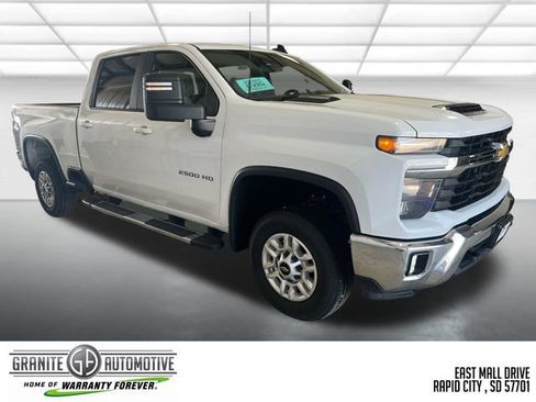 Used 2025 Chevrolet Silverado 2500 LT w/ Convenience Package AWD/4WD image 7
