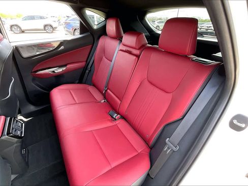 Used 2025 Lexus NX 250 FWD w/ Towing Package (2000 Lbs) image 18