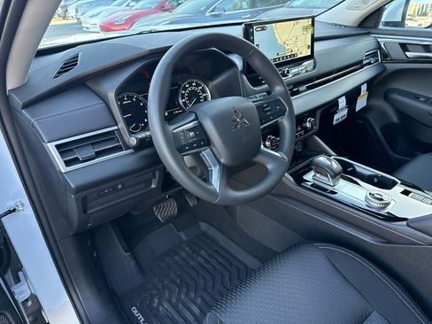 New 2026 Mitsubishi Outlander ES image 20