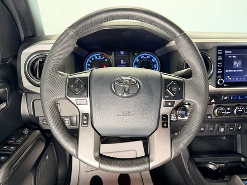 Used 2020 Toyota Tacoma Limited AWD/4WD image 16