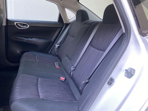 Used 2019 Nissan Sentra SV FWD image 33