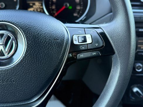 Used 2015 Volkswagen Jetta SE FWD image 14