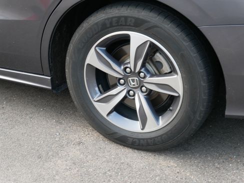 Used 2018 Honda Odyssey Touring image 5