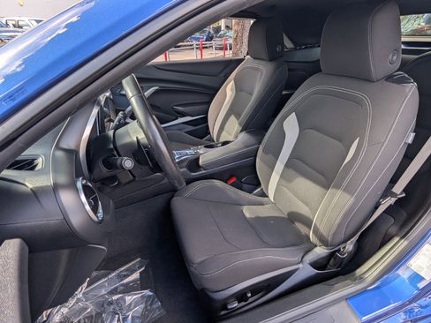 Used 2024 Chevrolet Camaro LT w/ Technology Package image 10