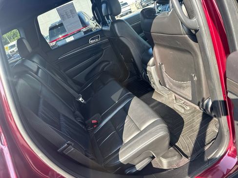 Used 2016 Jeep Grand Cherokee Limited AWD/4WD image 15