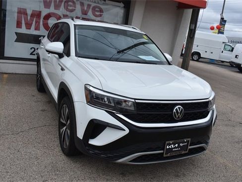 Used 2022 Volkswagen Taos SE image 9