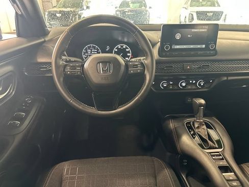 Used 2025 Honda HR-V Sport image 16