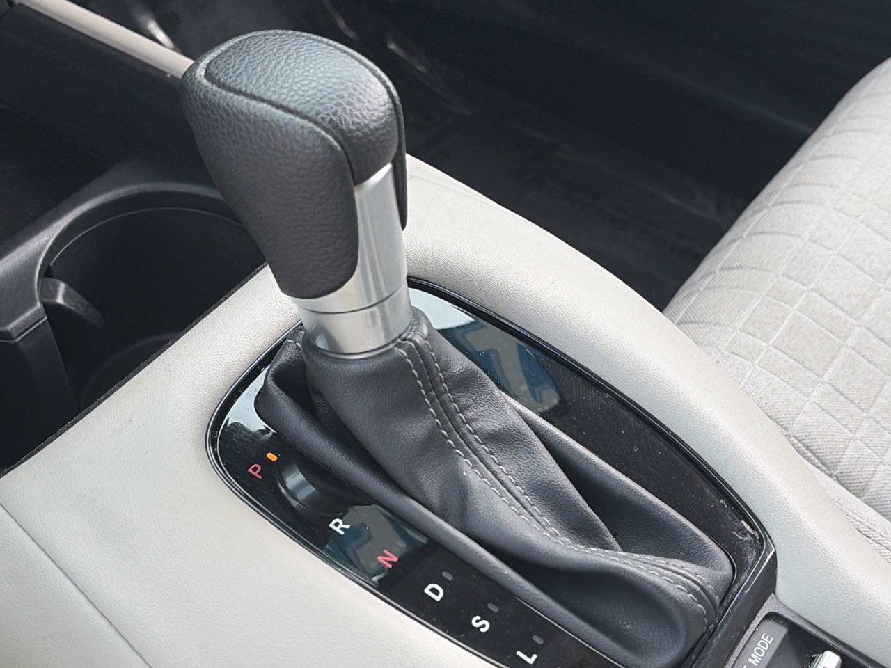 Used 2025 Honda HR-V LX image 28