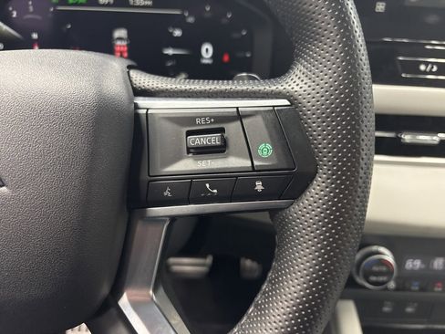 Used 2025 Mitsubishi Outlander SEL image 45