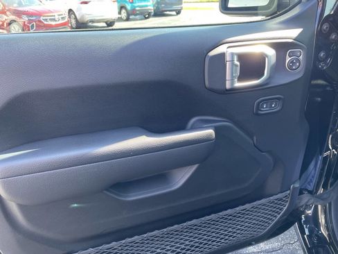 Used 2023 Jeep Wrangler Unlimited Sport image 14