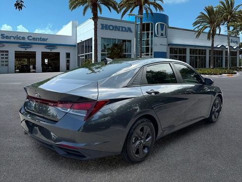 Used 2023 Hyundai Elantra SEL FWD image 8