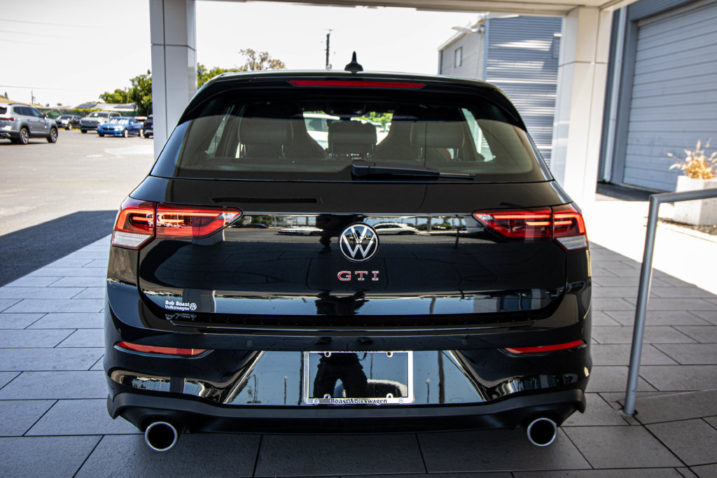 New 2026 Volkswagen GTI SE FWD image 19