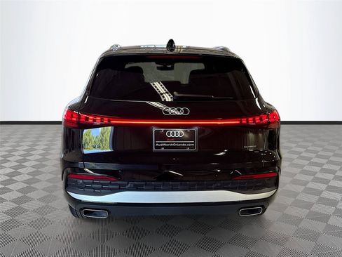Certified 2025 Audi Q5 Premium w/ Convenience Package AWD/4WD image 6
