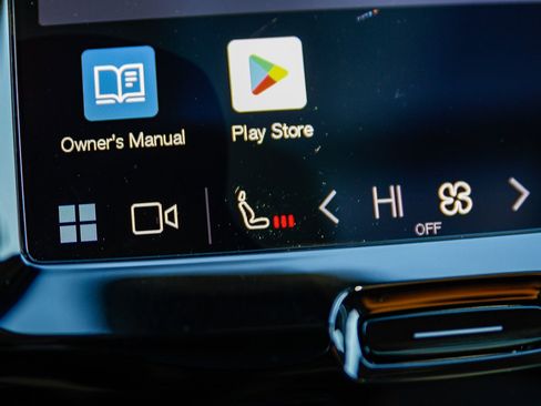 Used 2025 Volvo XC60 B5 Plus image 27