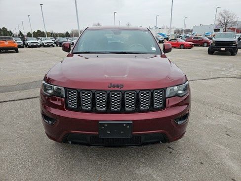 Used 2018 Jeep Grand Cherokee Altitude image 9