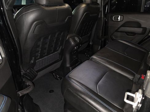 Used 2023 Jeep Wrangler Unlimited Rubicon 4xe AWD/4WD image 10