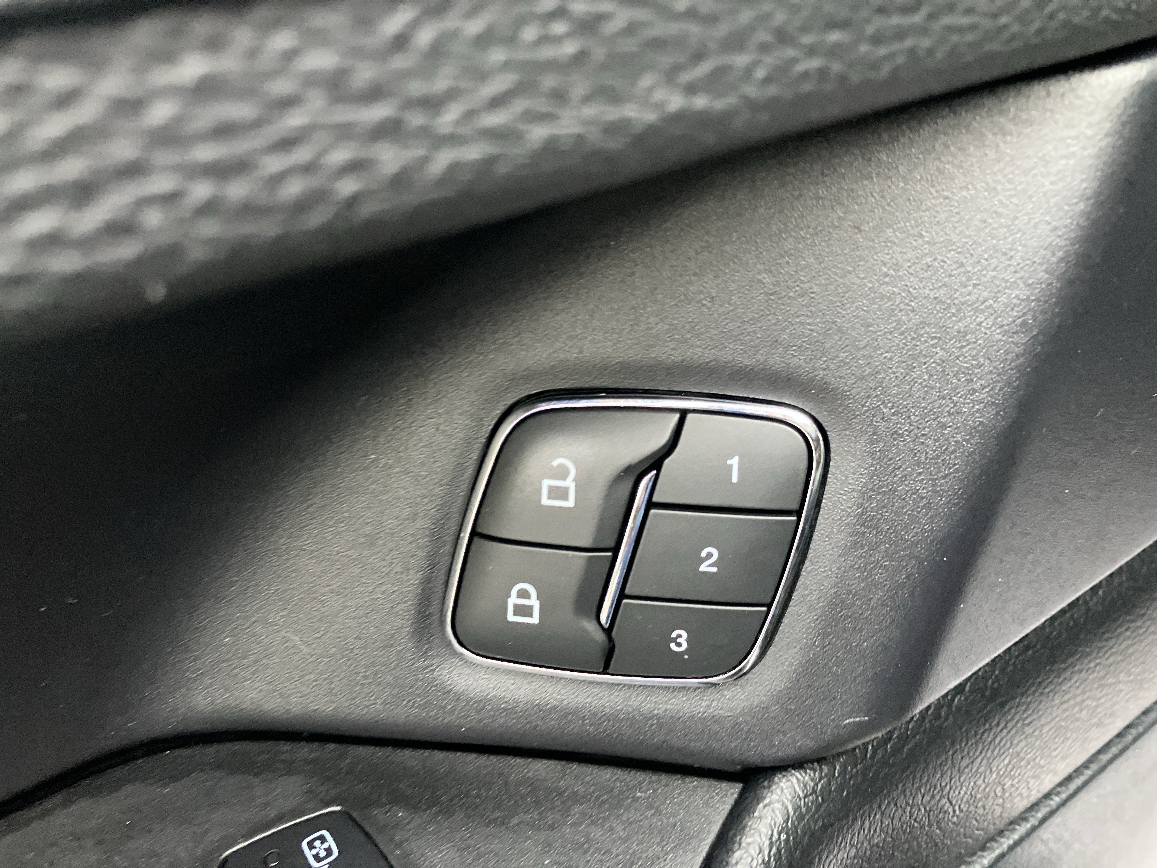 Used 2019 Ford Expedition Limited w/ Equipment Group 302A AWD/4WD image 19