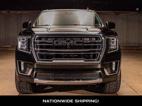 Used 2024 GMC Yukon XL SLT w/ SLT Luxury Package image 4