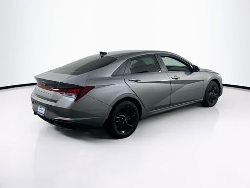 Used 2023 Hyundai Elantra SEL FWD image 5