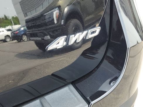 Used 2023 Ford Explorer XLT w/ Equipment Group 202A AWD/4WD image 37